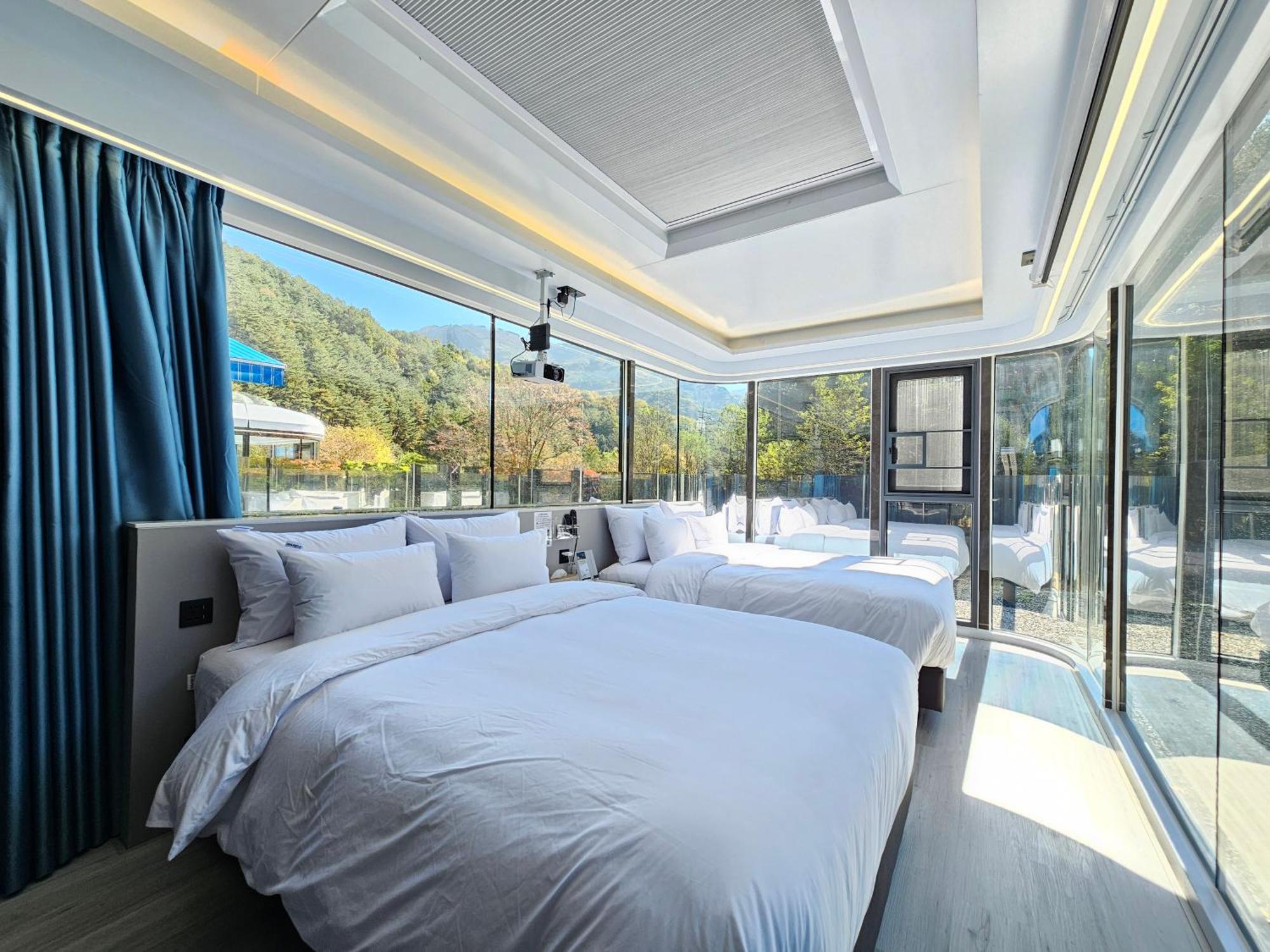 Galaxy X Hotel Type Caravan Glamping & Pension Pyeongchang Exterior foto